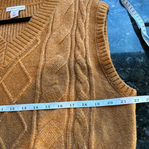 Sincerely Jules copped cable knit v neck vest. Size L. Soft and thick. - Picture 9 of 10